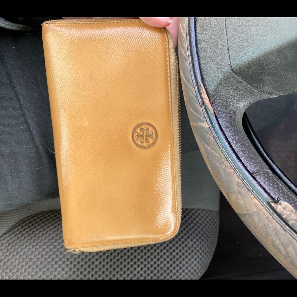 Tory Burch real wallet